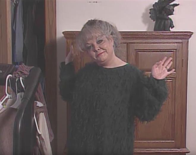 23 năm chưa từng được thấy mặt thật của mẹ, cô con gái quyết tâm khiến bà thay đổi-1