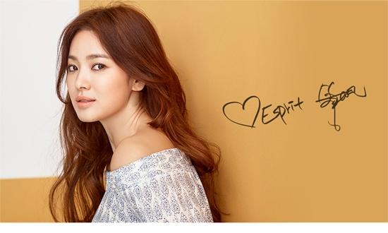 Song Hye Kyo và Trương Vũ Kỳ: Nhan sắc giống nhau nhưng tình tiền hoàn toàn trái ngược-2