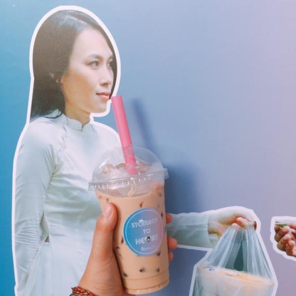 Cày view cho thần tượng bằng cách tặng trà sữa, fan Mỹ Tâm đúng là bá đạo nhất Vpop-7