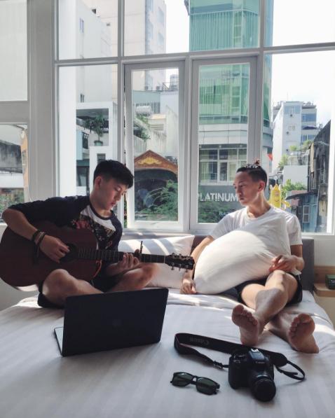 Anh em sinh đôi gốc Việt cover ‘Em gái mưa’ ngọt lịm gây sốt mạng xã hội-3