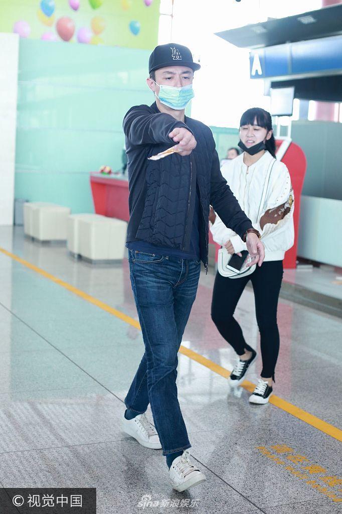 Hoắc Kiến Hoa phẫn nộ với paparazzi sau scandal khiến bạn diễn có bầu-1