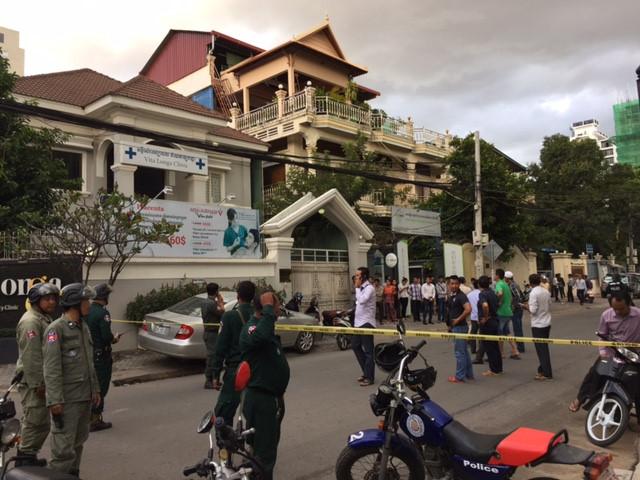 Á quân The Voice Campuchia 2016 bị chồng bắn chết ở tuổi 23-4