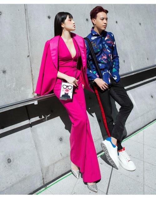 Ngày đầu Seoul Fashion Week: Tín đồ sành mốt chơi màu đơn sắc, hút vạn ánh nhìn!-2