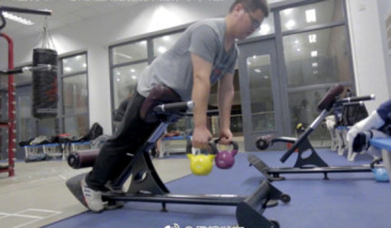 Trung Quốc: Chỉ vì một lời hứa của giáo viên, sinh viên béo phì đổ xô đi giảm cân cấp tốc-2