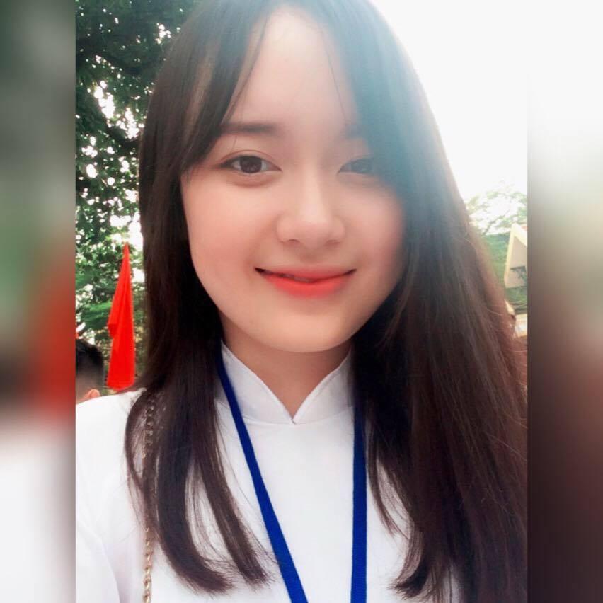 Quên hot boy cầm cờ đi, giờ hot girl chào cờ mới đang làm chao đảo cộng đồng mạng-6