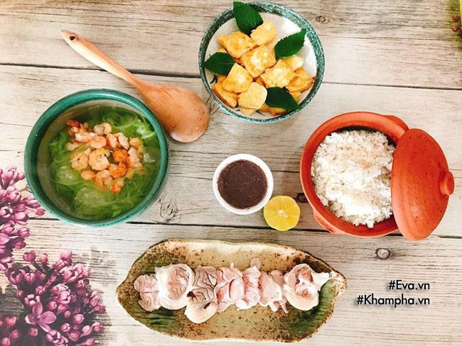 9x độc thân cứ hứng lên là nấu nhiều bữa ngon đãi bạn bè-8