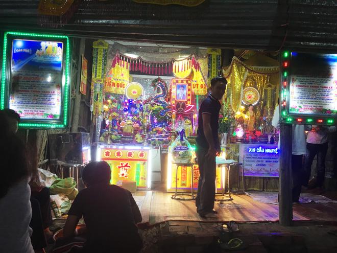 Tai nạn đau lòng: Tránh chó chạy rông, gia đình 4 người thương vong dưới bánh xe tải-7