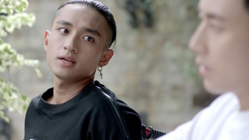 Glee: Bắt gặp Angela Phương Trinh tình tứ với Hữu Vi, Rocker Nguyễn lao vào đánh tình địch-3