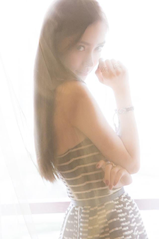 Angela Baby bị lộ ảnh không photoshop: gầy như bộ xương khô, số đo vòng một lép kẹp-5