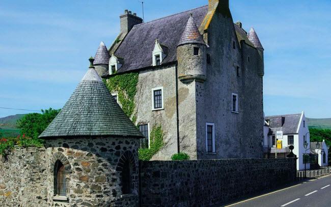 Bạn có dám ngủ qua đêm tại 7 ngôi nhà ma ám rùng rợn này?-3