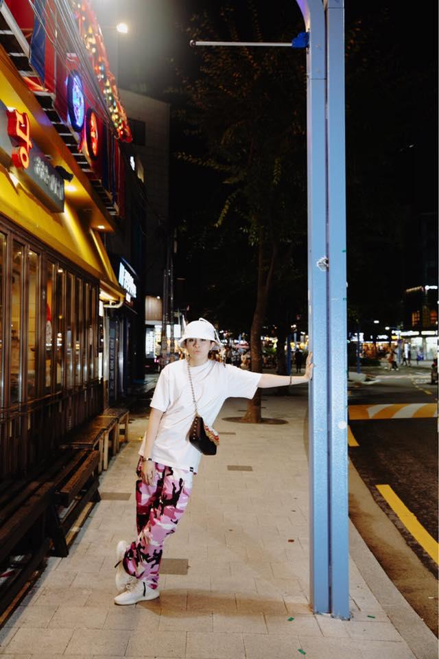 Khám phá gu thời trang tomboy của Gil Lê - vị host quyền lực của The Look 2017-11