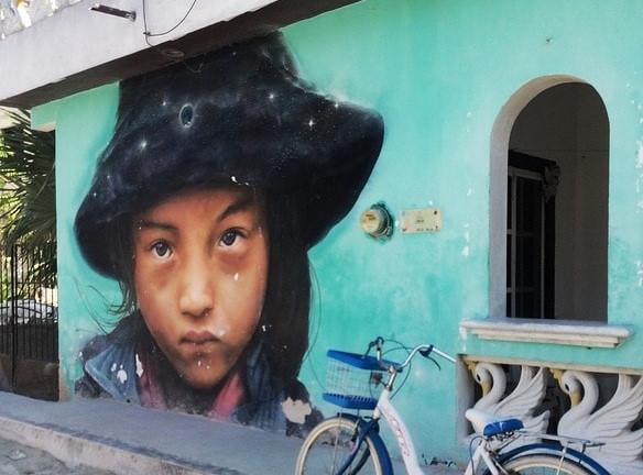 Hòn đảo nhiều màu sắc với những bức bích họa ấn tượng-3