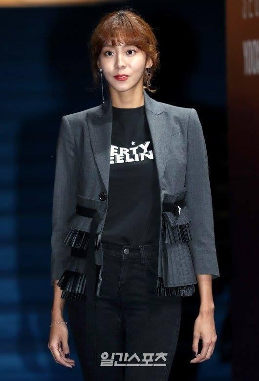 Sao Hàn 20/10: Nữ thần sexy UEE ngày càng tong teo đến đáng sợ-1