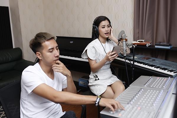 Nhạc phim Cô Ba Sài Gòn được bảo chứng bởi Đông Nhi và Only C-3