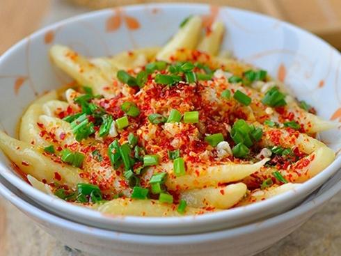 Cuối tuần làm bánh khoai cay nhâm nhi thật tuyệt!