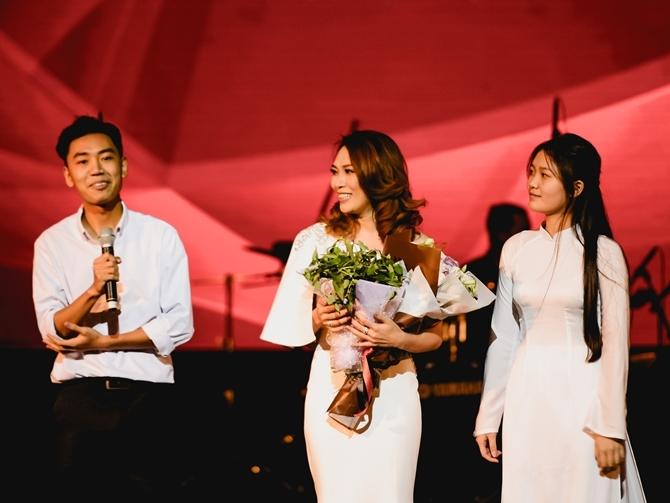 Mỹ Tâm khoe tài xào rau muống chứng minh việc biết nấu ăn-14