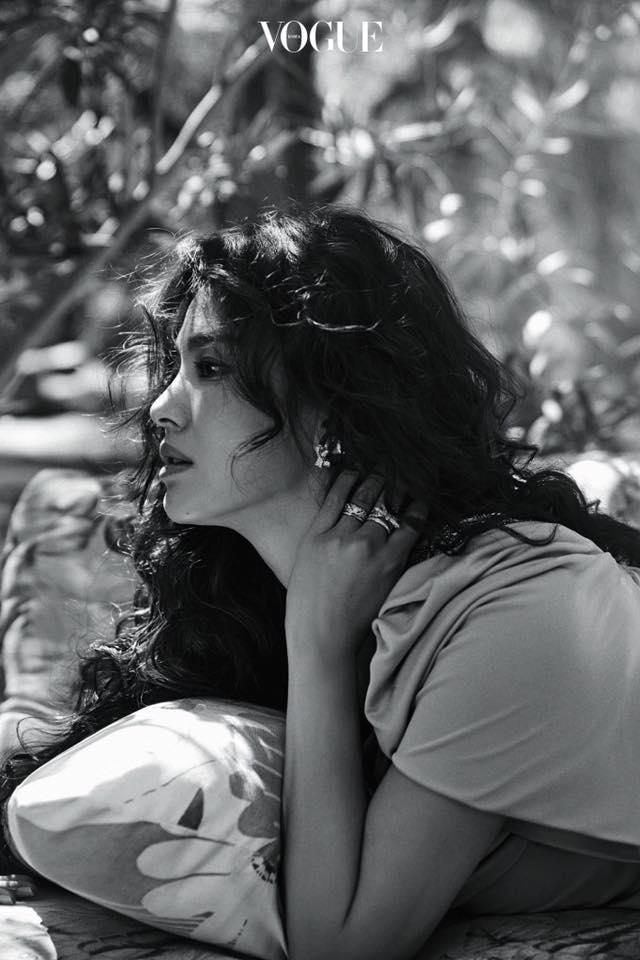 Khách mời sẽ bị chiếu laze nhắc nhở nếu dùng điện thoại chụp ảnh trong đám cưới Song Hye Kyo-14