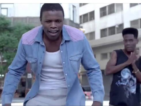 Những cô nàng khiến anh em phải... 'chào thua'