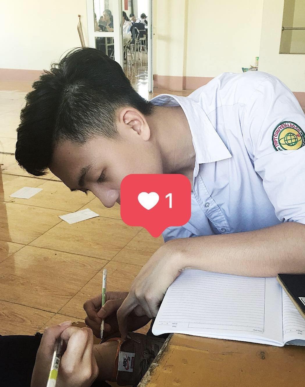 Vườn sao băng đời thực: Nữ sinh Lào Cai lọt thỏm giữa 4 chàng bạn thân đẹp trai, học giỏi, mê bóng rổ-6