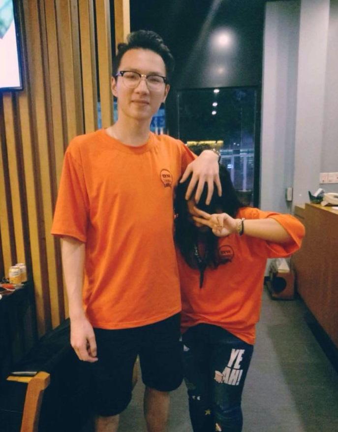 Vườn sao băng đời thực: Nữ sinh Lào Cai lọt thỏm giữa 4 chàng bạn thân đẹp trai, học giỏi, mê bóng rổ-8