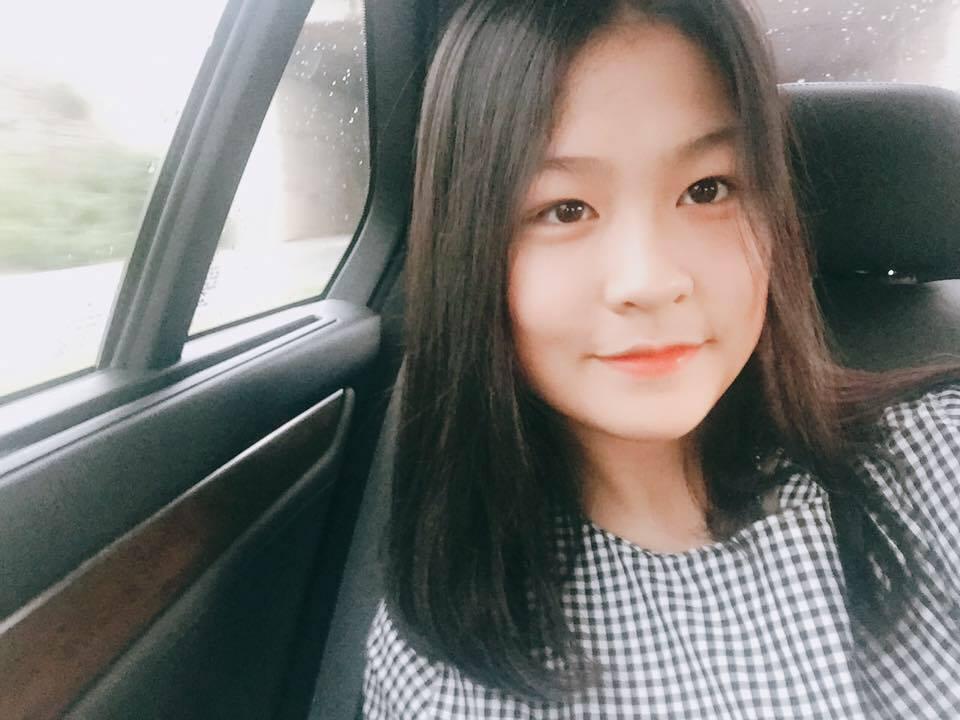 Vườn sao băng đời thực: Nữ sinh Lào Cai lọt thỏm giữa 4 chàng bạn thân đẹp trai, học giỏi, mê bóng rổ-10