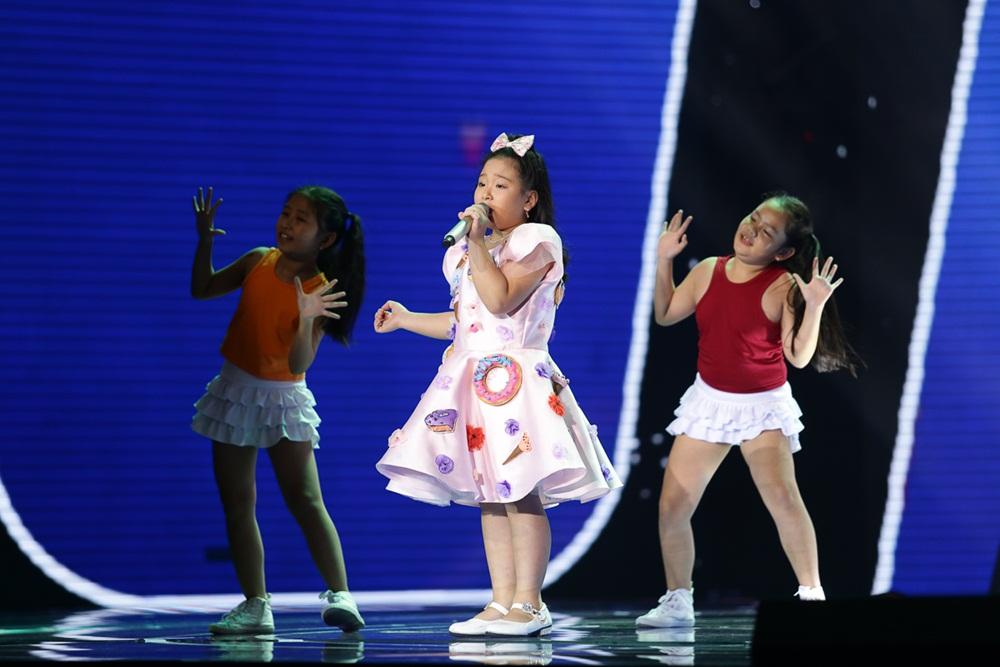 Giọng hát Việt nhí: Hương Tràm khóc sướt mướt khi phải loại thí sinh-2