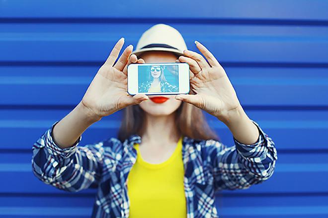 Đi tìm 3 cung Hoàng đạo nữ là thánh sống ảo trên mạng xã hội-1