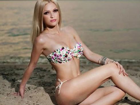 Tin vịt: Đàn ông 'yếu đi' khi thấy gái mặc bikini?