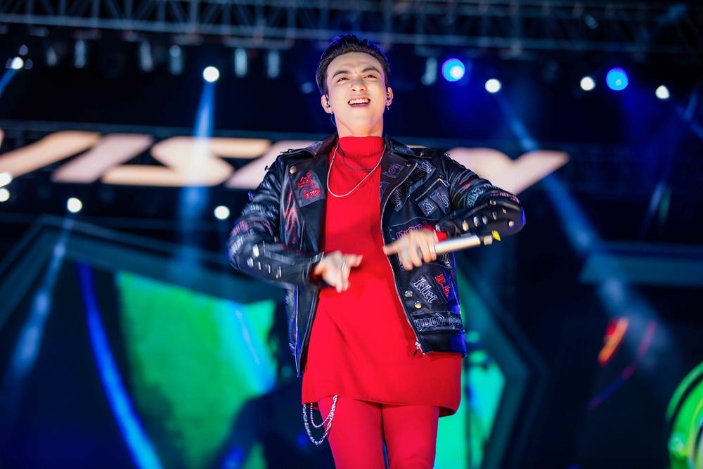 Khán giả tiếc nuối khi Mỹ Tâm không trình diễn loạt hit triệu views-5