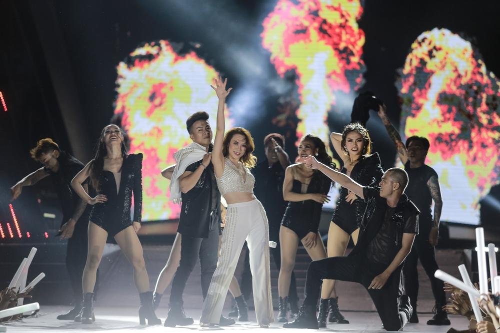 Khán giả tiếc nuối khi Mỹ Tâm không trình diễn loạt hit triệu views-8