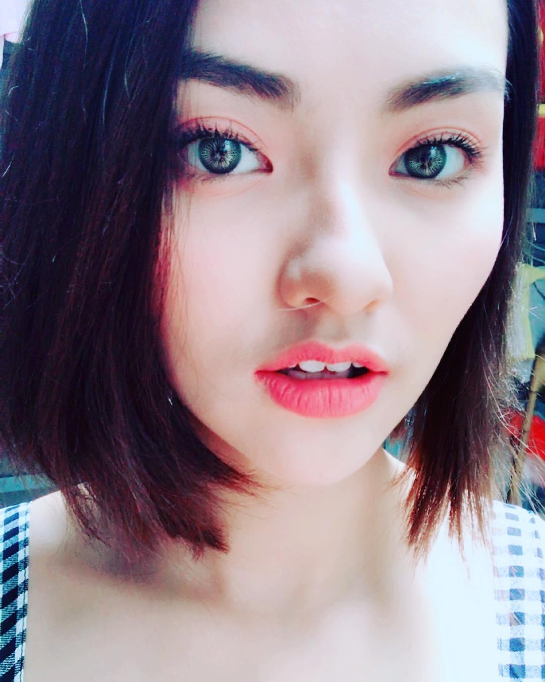 Tin sao Việt 22/10: Trời đang mưa, Ngọc Trinh bất ngờ lên sân thượng để làm điều tuyệt vời-8