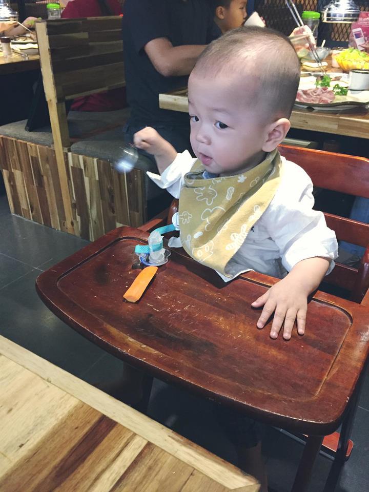 Tin sao Việt 22/10: Trời đang mưa, Ngọc Trinh bất ngờ lên sân thượng để làm điều tuyệt vời-9