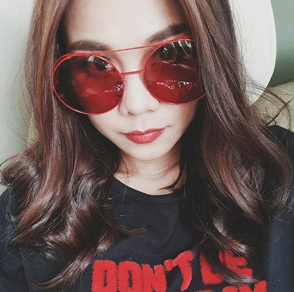 Tin sao Việt 22/10: Trời đang mưa, Ngọc Trinh bất ngờ lên sân thượng để làm điều tuyệt vời-11