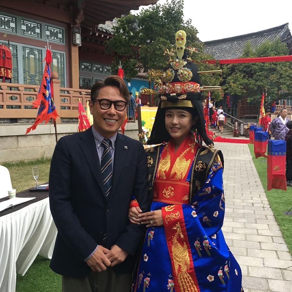 Sao Hàn 22/10: Người đẹp không tuổi Oh Ji Eun tổ chức hôn lễ theo phong cách truyền thống-1