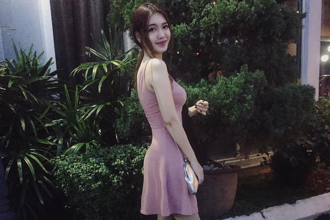 Cô bạn Malaysia với chiều cao nấm lùn mà vẫn ùn ùn người theo-4