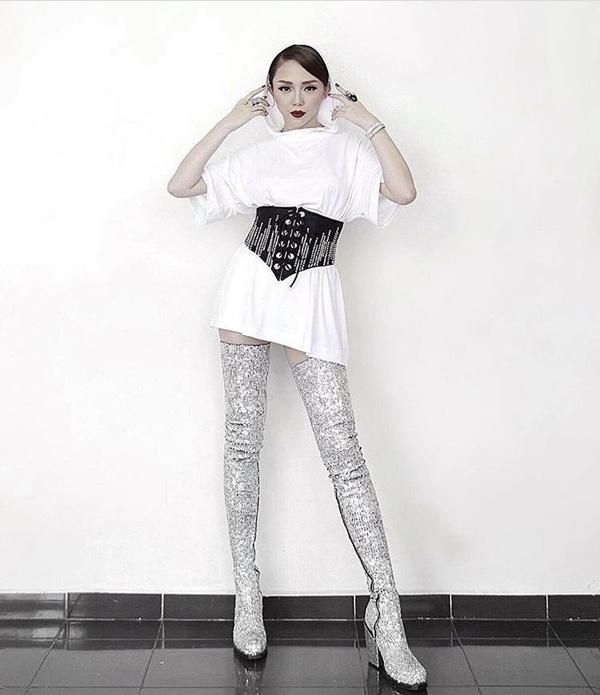 Mỹ nhân Việt nâng tầm đẳng cấp với loạt phụ kiện chất chơi-10