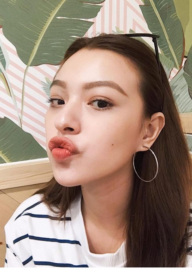 Hot girl - hot boy Việt 23/10: Thánh nữ bolero Jang Mi đốn tim fan khi vừa đàn vừa hát hit của Mỹ Tâm-8