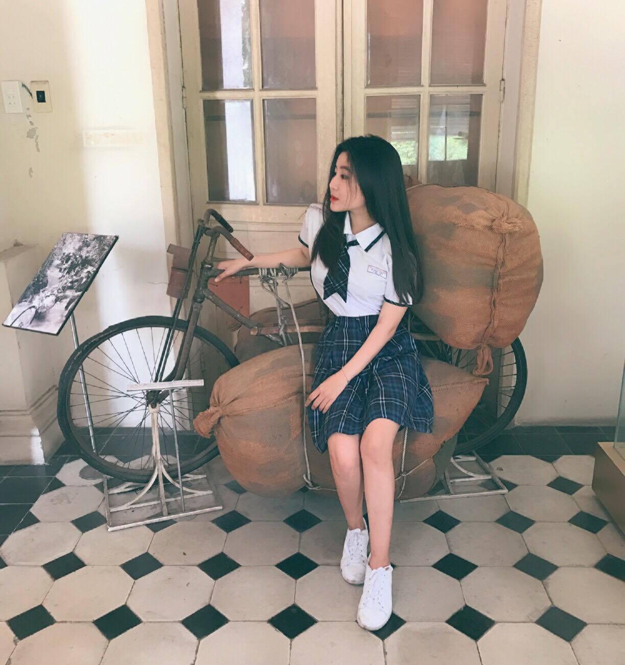 Nữ sinh 10X Sài Thành bị săm soi vì sở hữu vòng 1 đẫy đà-6