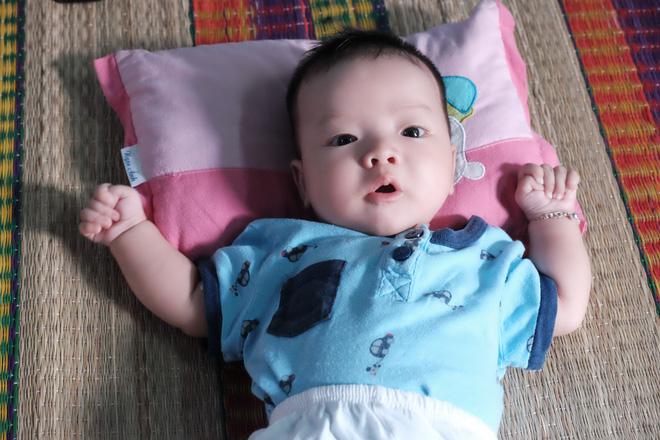 Nhặt được em bé sơ sinh trước cổng chùa, người phụ nữ giúp việc mang về nuôi nấng yêu thương-9