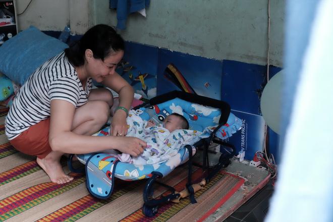 Nhặt được em bé sơ sinh trước cổng chùa, người phụ nữ giúp việc mang về nuôi nấng yêu thương-10