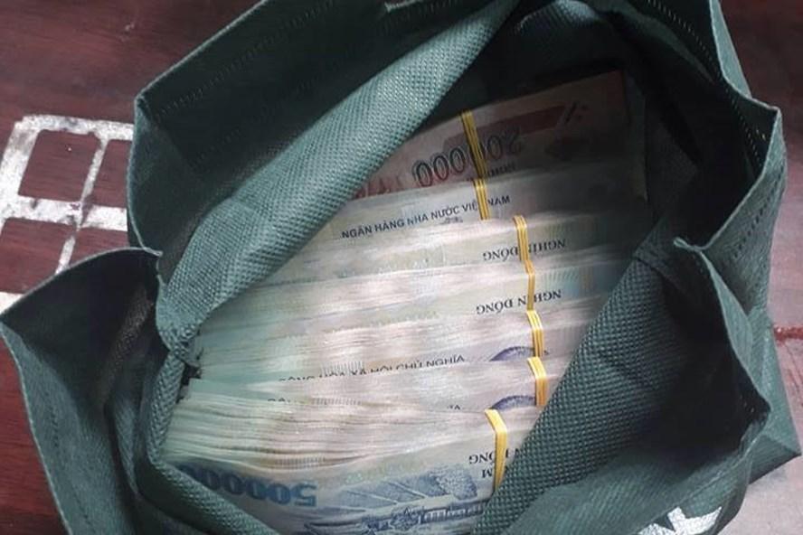 Phải đi làm thêm, chàng sinh viên Nam Định vẫn trả lại 320 triệu đồng cho người bỏ quên-1