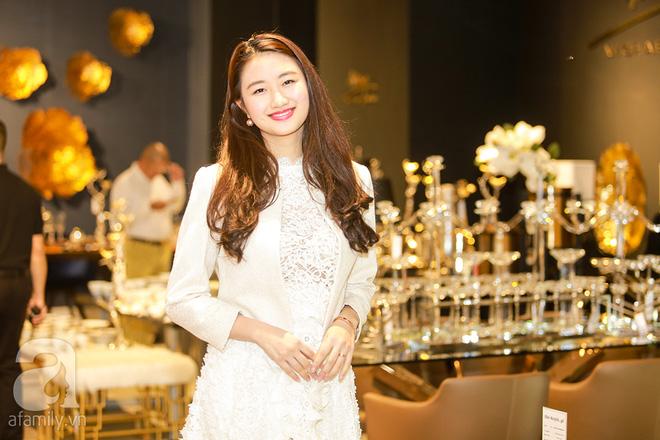 Hoa hậu Thu Ngân bất ngờ khoe con trai 2 tháng tuổi với chồng đại gia-1