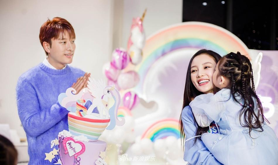 Trái với quá khứ bị chê xấu, con gái của Giả Nãi Lượng - Lý Tiểu Lộ ngày càng đáng yêu, lanh lợi-12