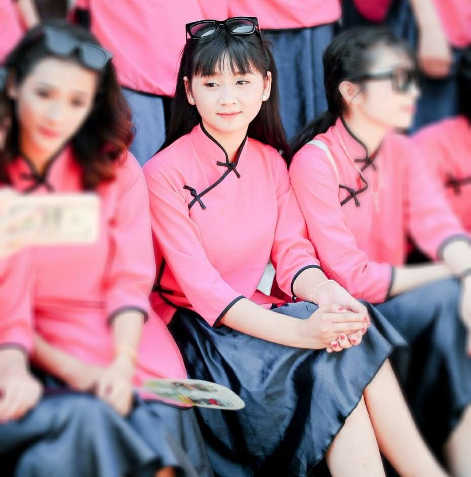 Cô gái xinh đẹp náo loạn Facebook vì hát quan họ ngọt ngào-3