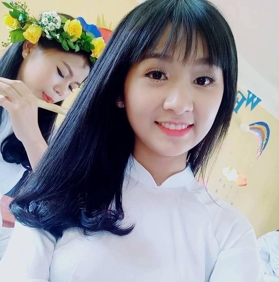 Cô gái xinh đẹp náo loạn Facebook vì hát quan họ ngọt ngào-4