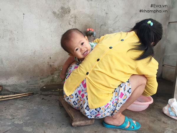 Trở lại ngôi nhà dột nát của người mẹ ngây ngô bị xâm hại dẫn đến sinh con-3