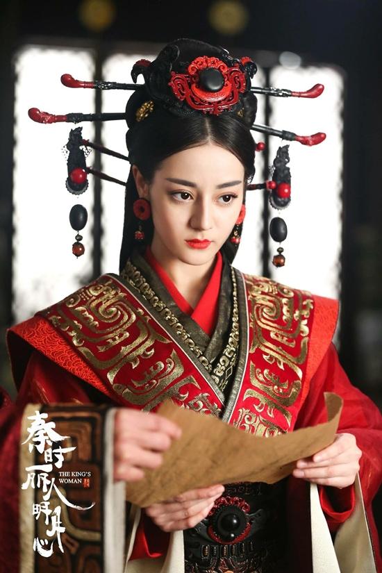 Địch Lệ Nhiệt Ba và Cổ Lực Na Trát: Cùng là mỹ nữ Tân Cương, người được yêu, kẻ bị ghét-6