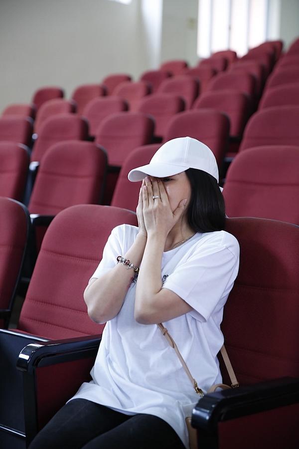 Clip hot: Hiền Sến tỏ tình lãng mạn với Lý Phương Châu giữa chốn đông người-9