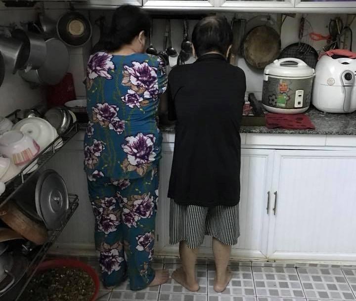 Những hình ảnh cảm động về tình yêu tuổi xế chiều-8