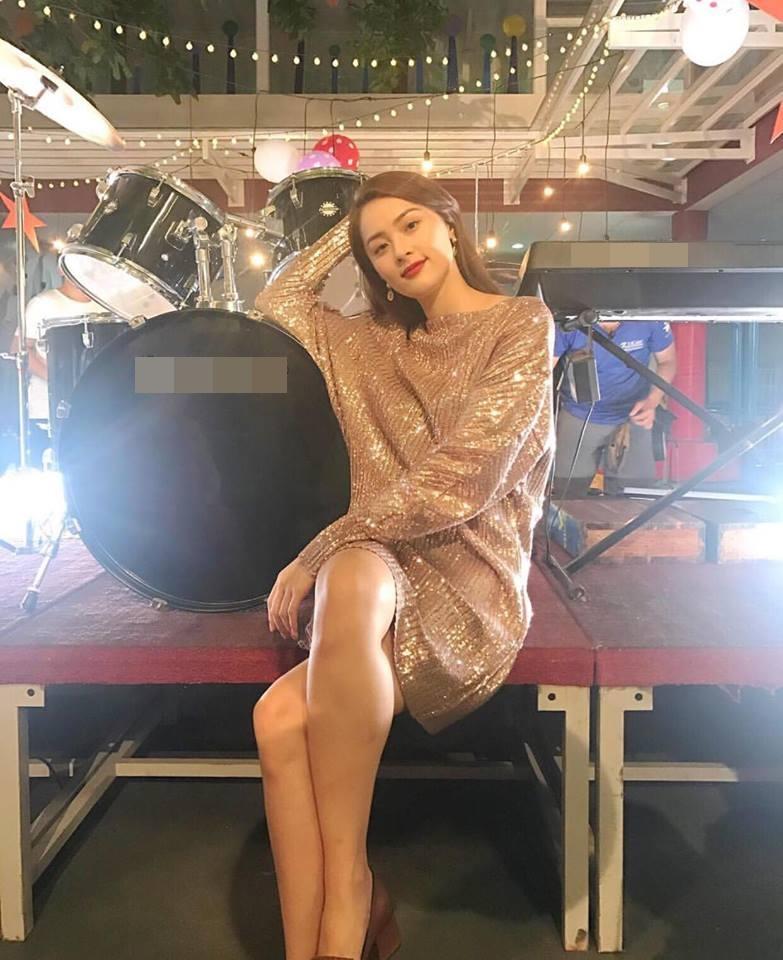 Bảo Anh - Hồ Ngọc Hà lên đồ street style gợi cảm nhất tuần qua-5